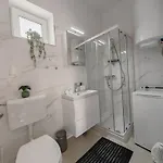 Apartment Yellow With Free Parking *