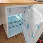 Yellow With Free Parking アパート リュブリャナ