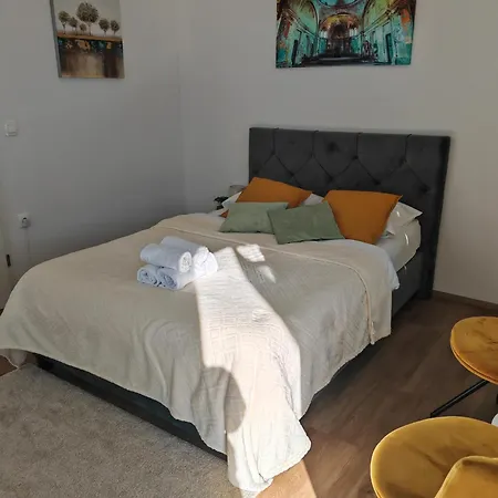 Apartmán Yellow With Free Parking *