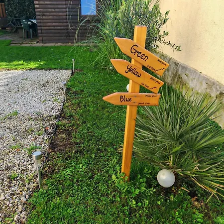 Yellow With Free Parking Apartma Ljubljana