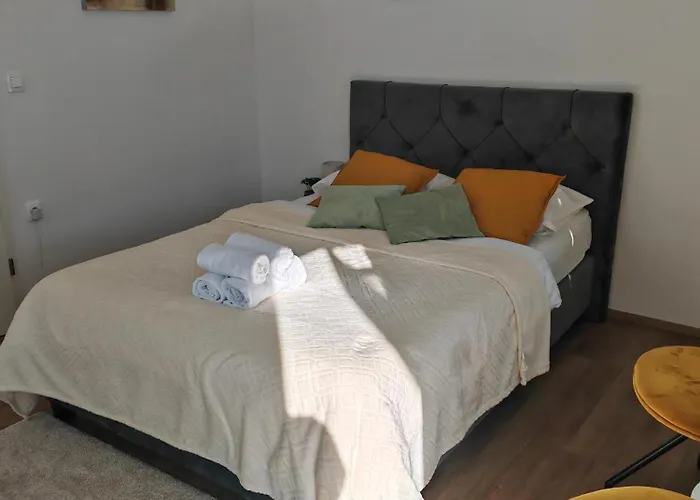 Apartmán Yellow With Free Parking *